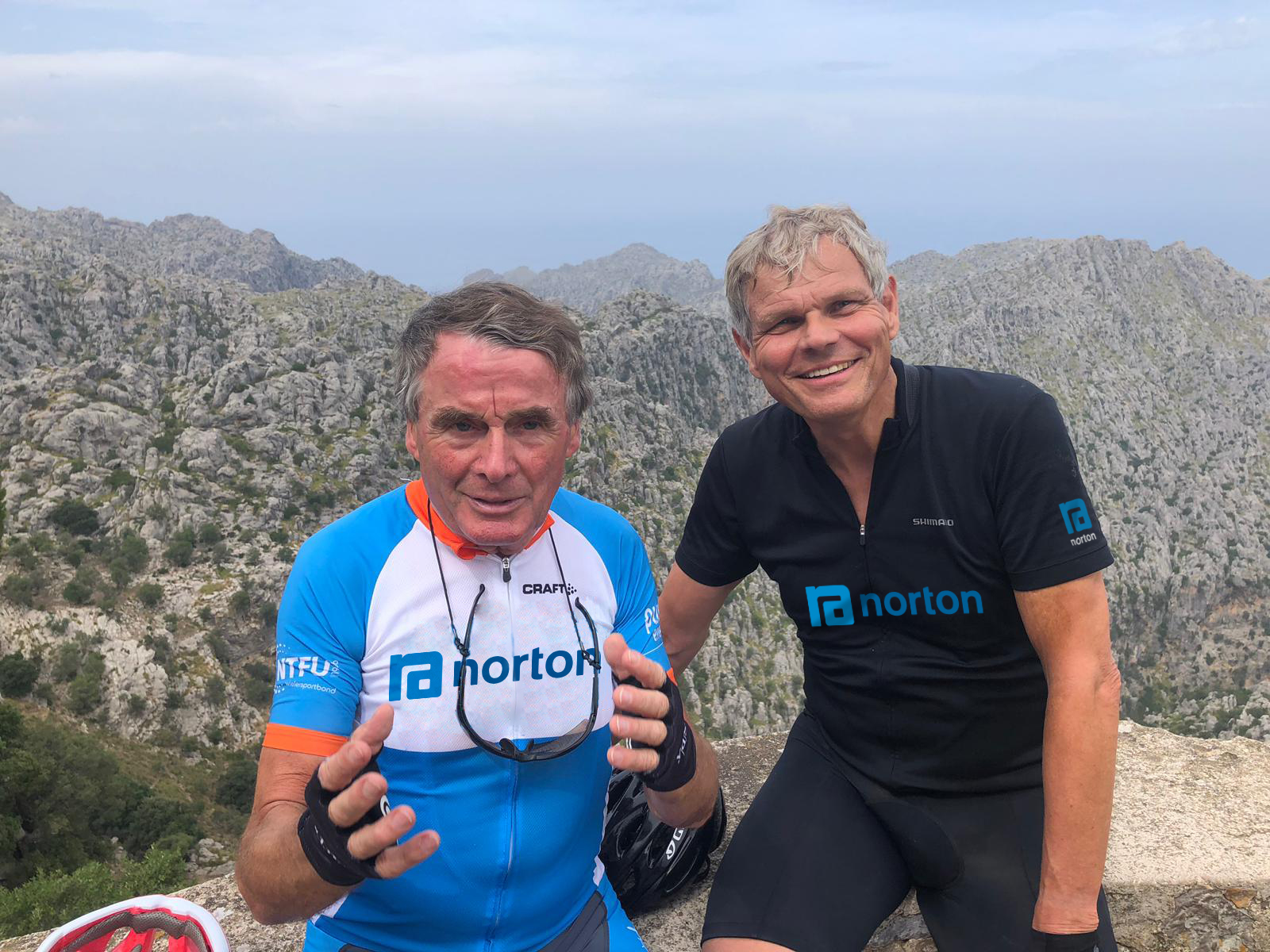Norton & Hennie Kuiper demarreren voor Spieren voor Spieren